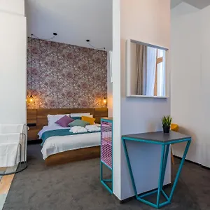 4* מלון Redrum Boutique